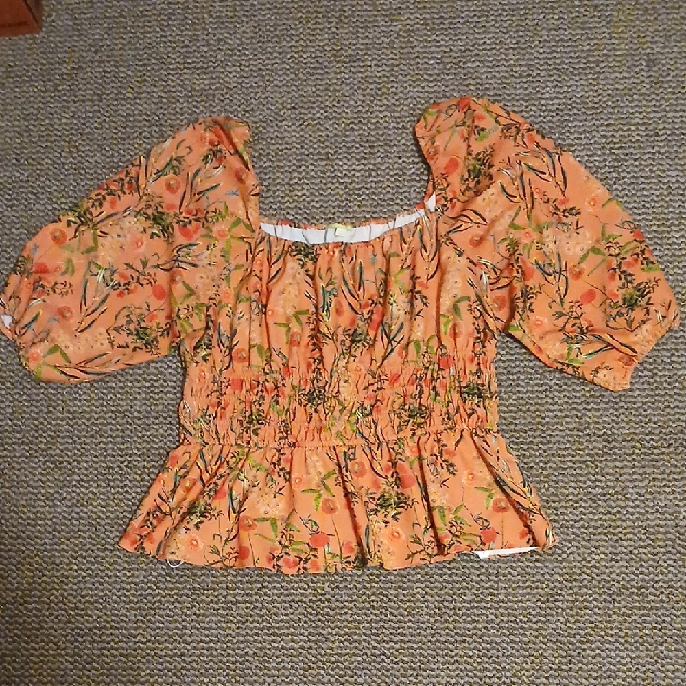 Gianni Bini Peach Floral Puff-Sleeve Smocked Peplum Top
